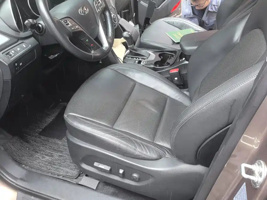 Hyundai Santa Fe — миниатюра 9