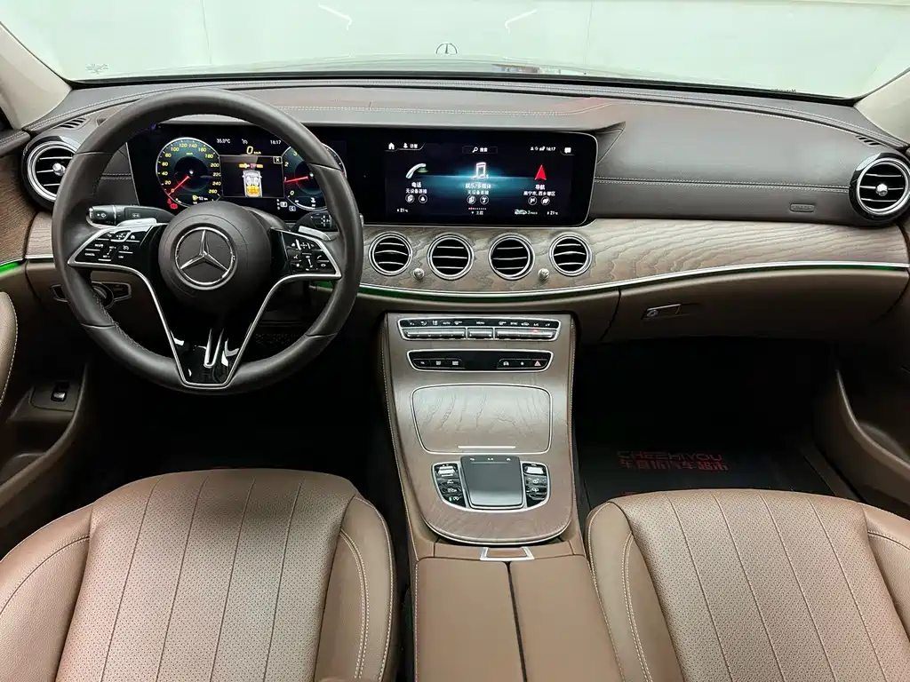 Mercedes-Benz E-Class — миниатюра 12