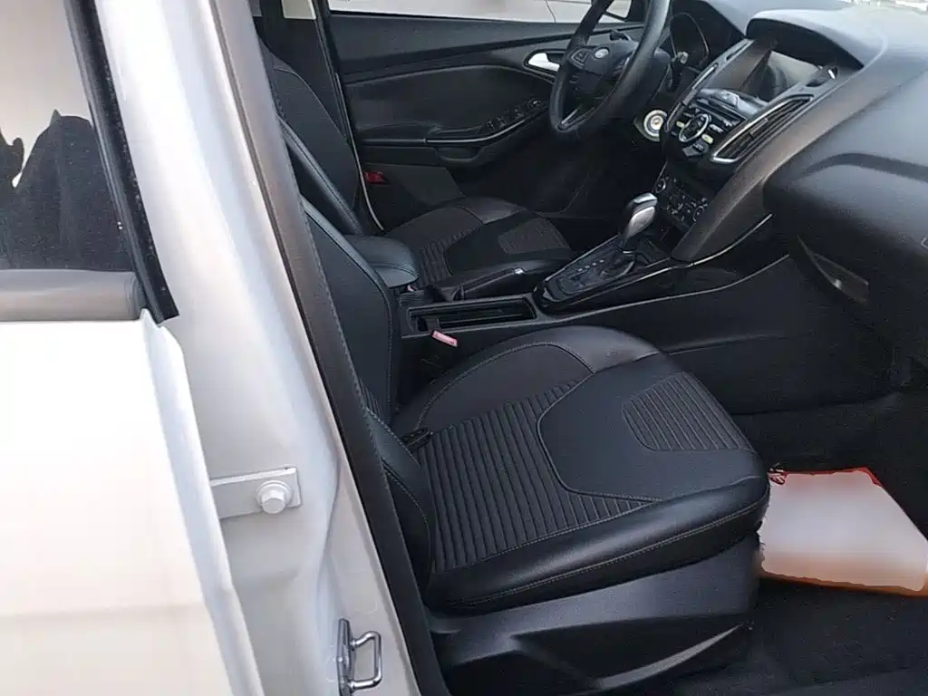 Ford Focus — миниатюра 25