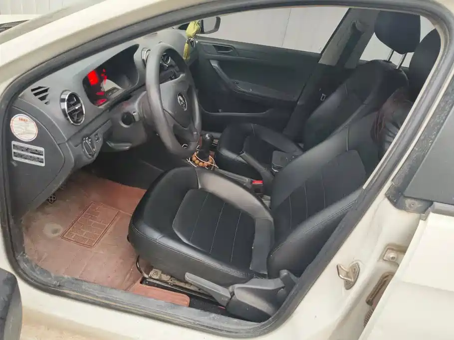 Volkswagen Jetta — миниатюра 9