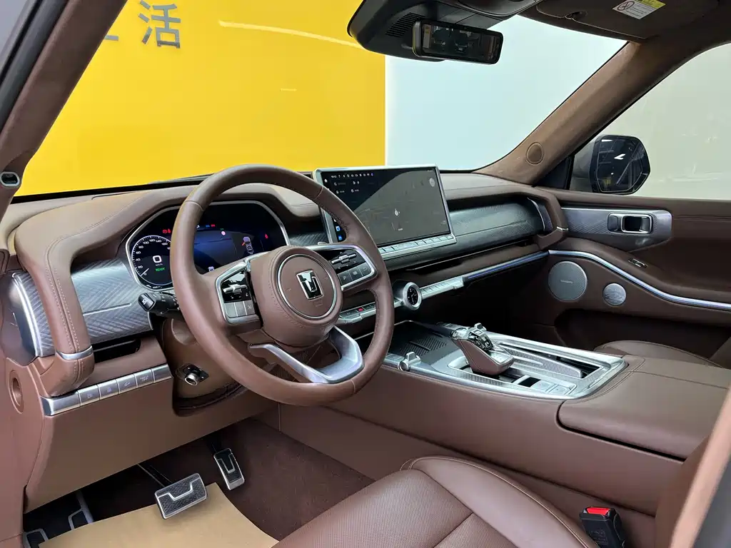 TANK TANK 700 NEW ENERGY