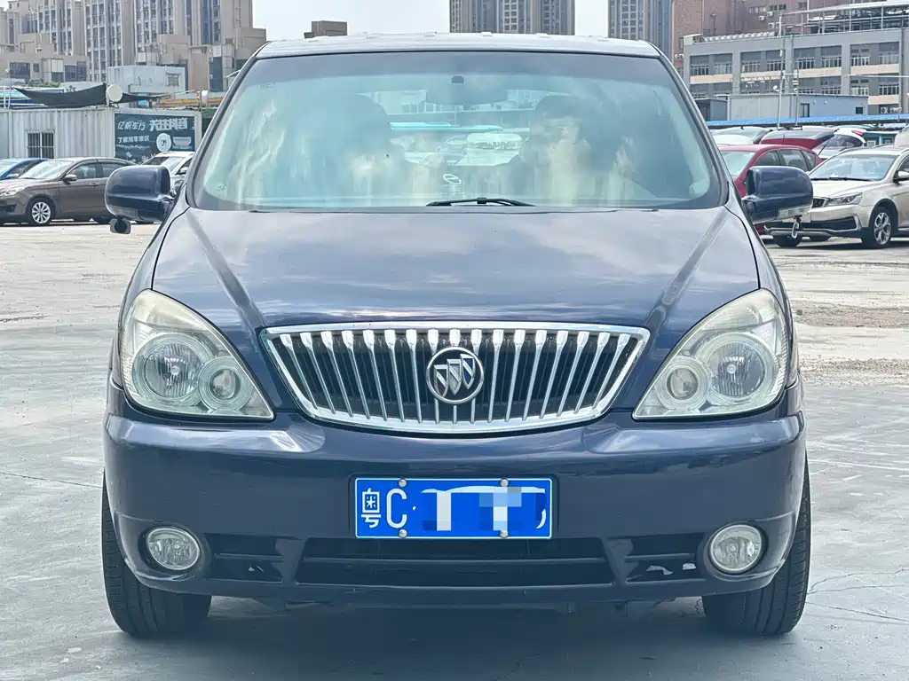 Buick GL8 — миниатюра 2