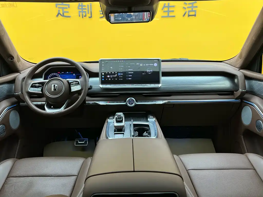 TANK TANK 700 NEW ENERGY