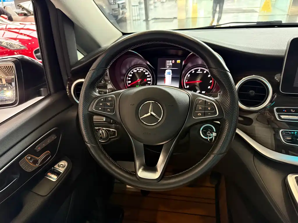 Mercedes-Benz V-Class — миниатюра 9