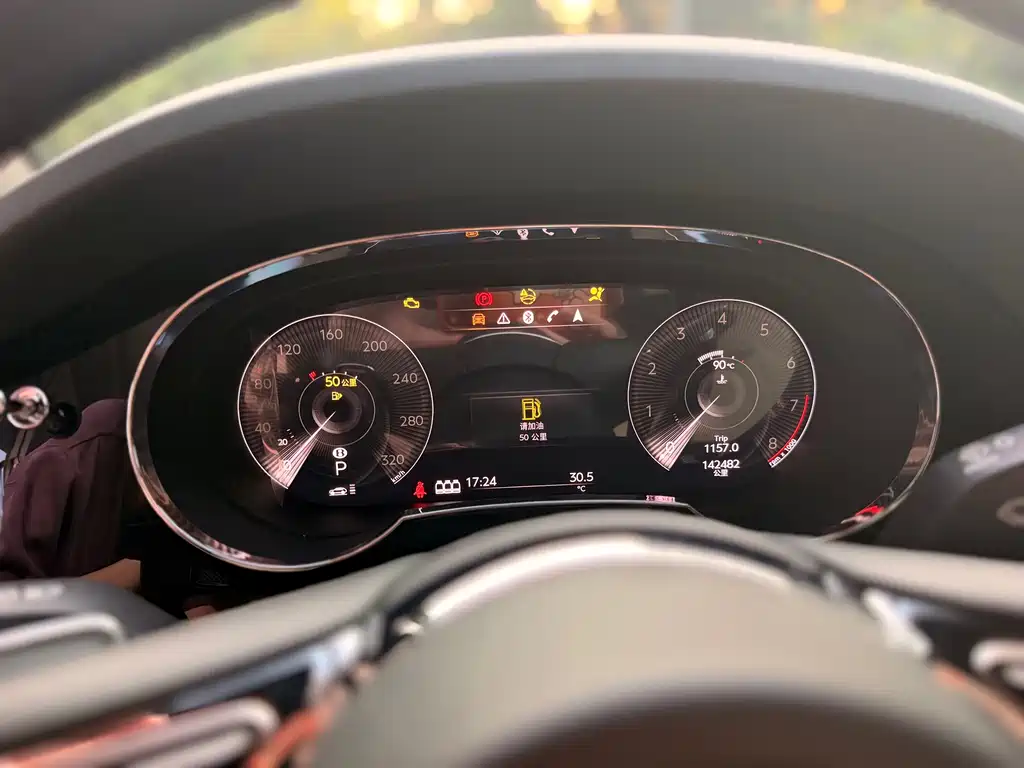 Bentley Bentayga — миниатюра 21