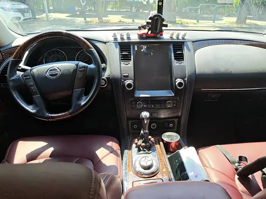 Nissan Patrol — миниатюра 12