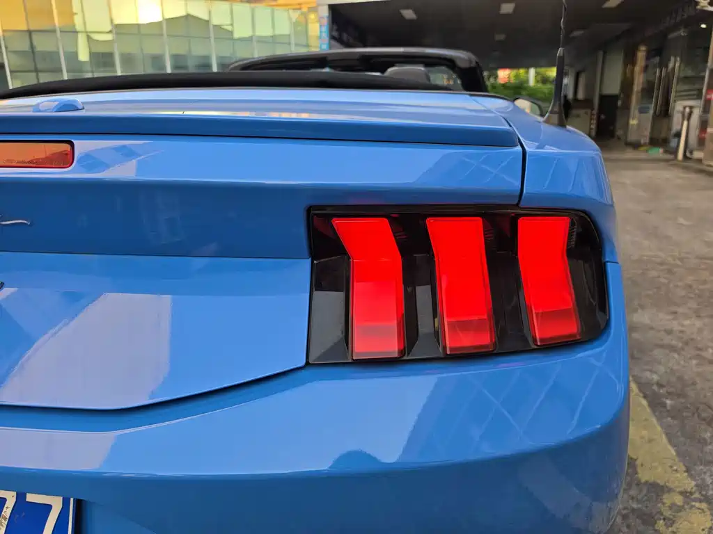 Ford Mustang — миниатюра 17