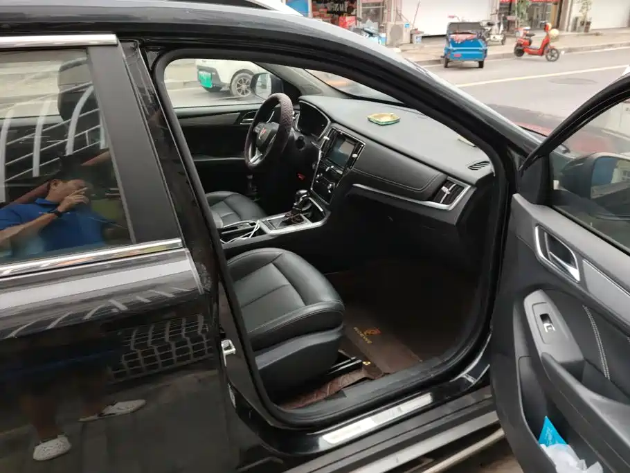 Roewe RX5 — миниатюра 8