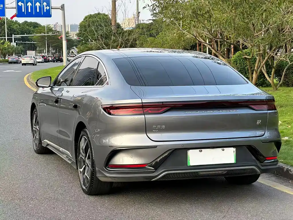 BYD Han — миниатюра 6