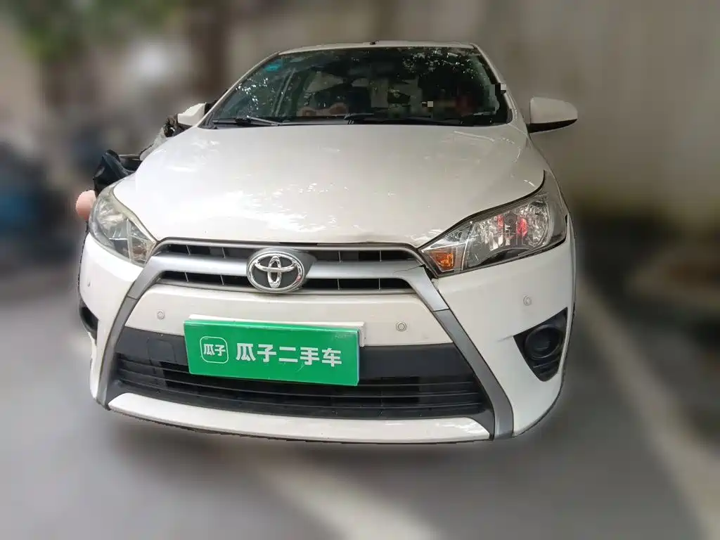 Toyota Yaris L — миниатюра 2