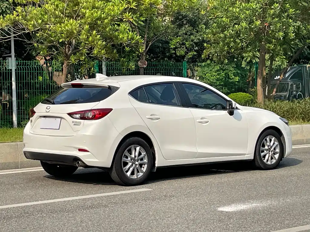 Mazda 3 Axela — миниатюра 4