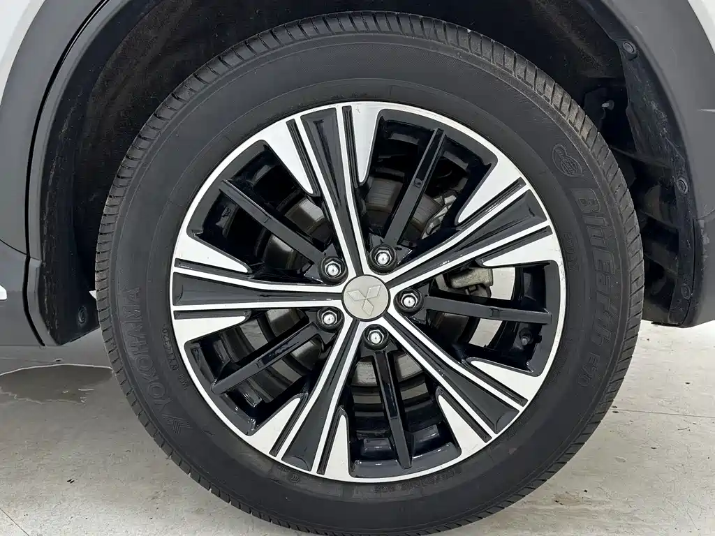 Mitsubishi Eclipse Cross — миниатюра 16