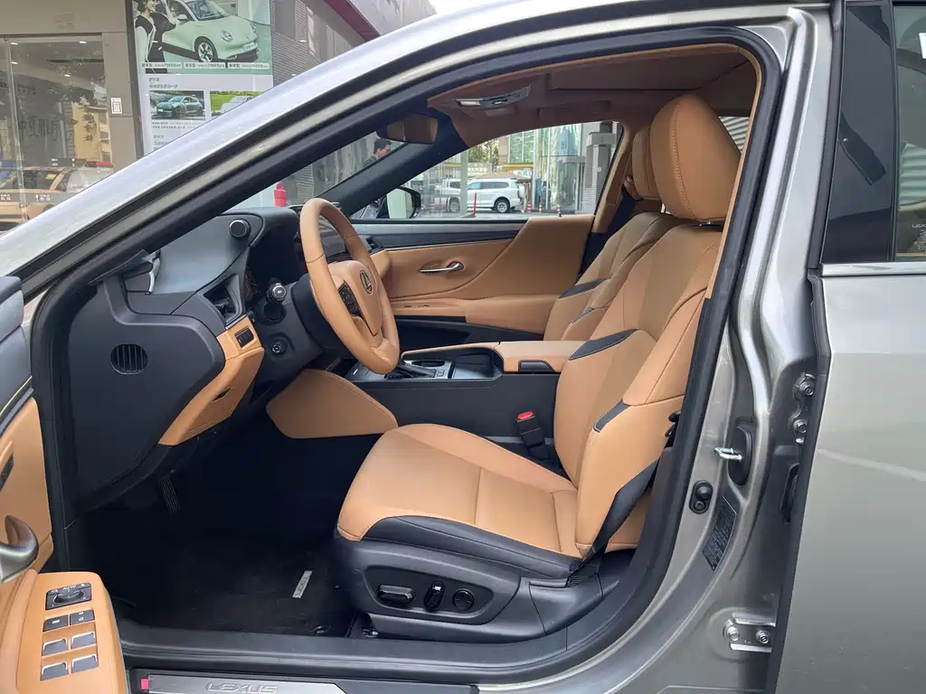 Lexus ES 2025 200 Premium