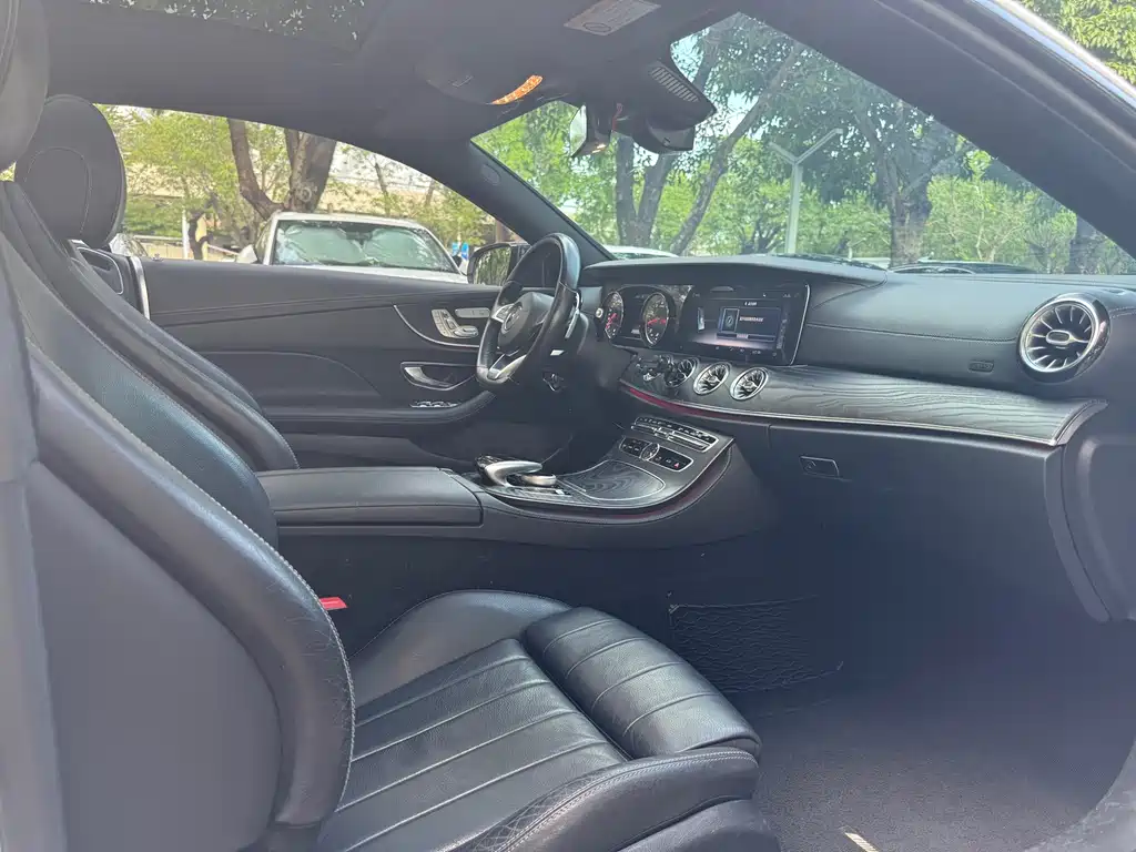 Mercedes-Benz E-Class (Import) E 200 4MATIC Coupe, фото 15