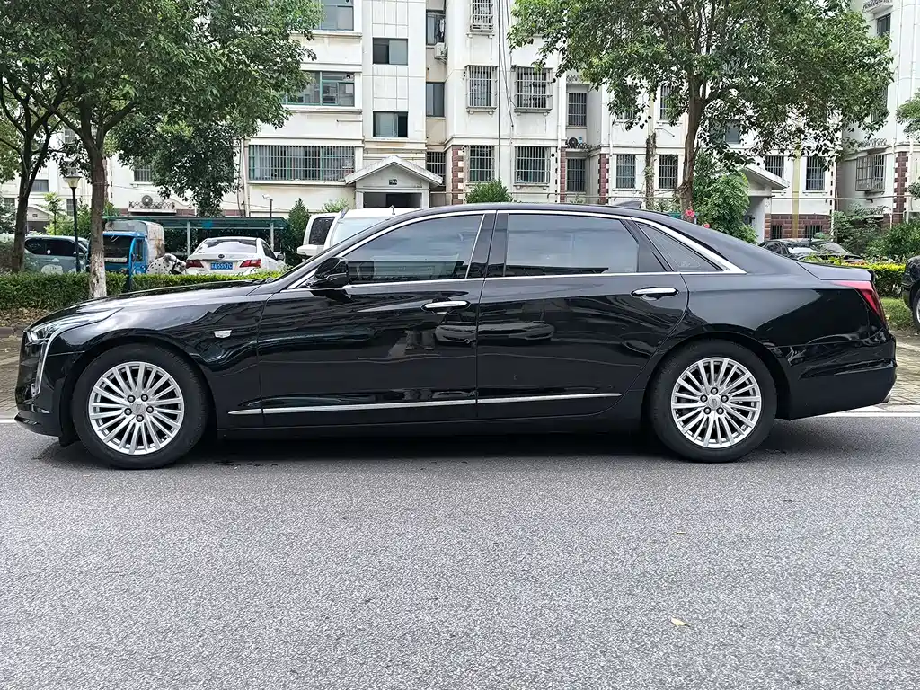 Cadillac CT6 2022 28T