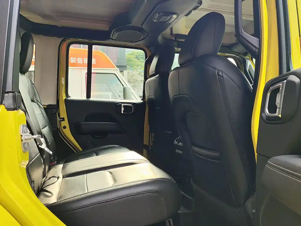 Jeep Wrangler PHEV — миниатюра 8