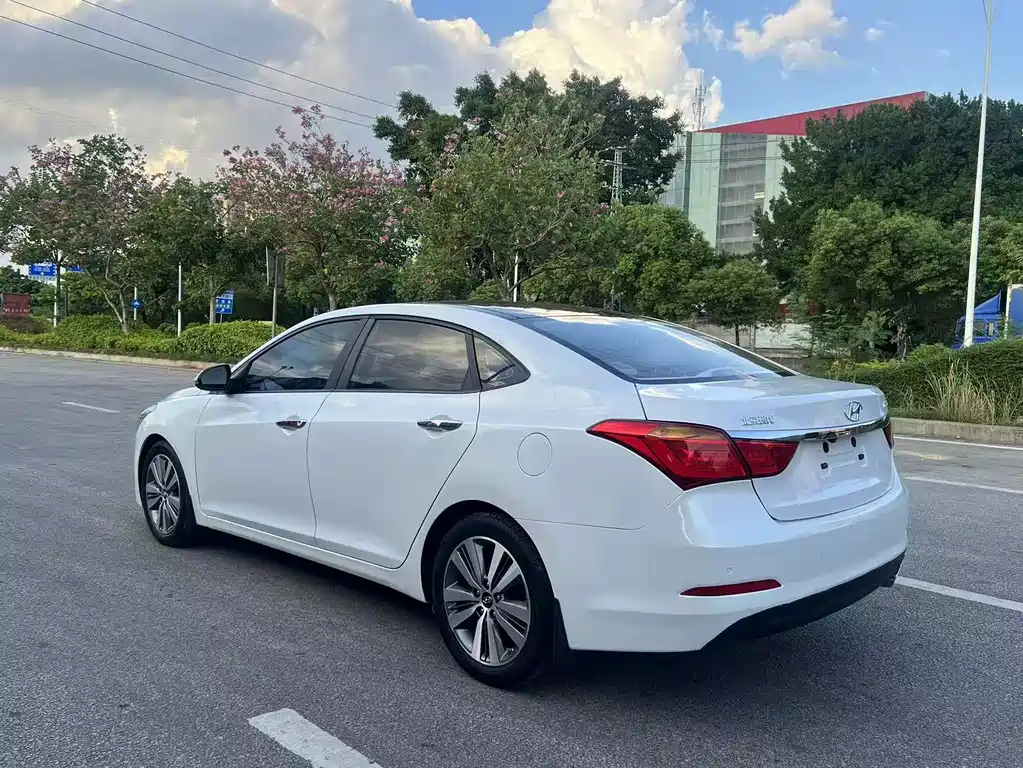 Hyundai Mistra — миниатюра 4