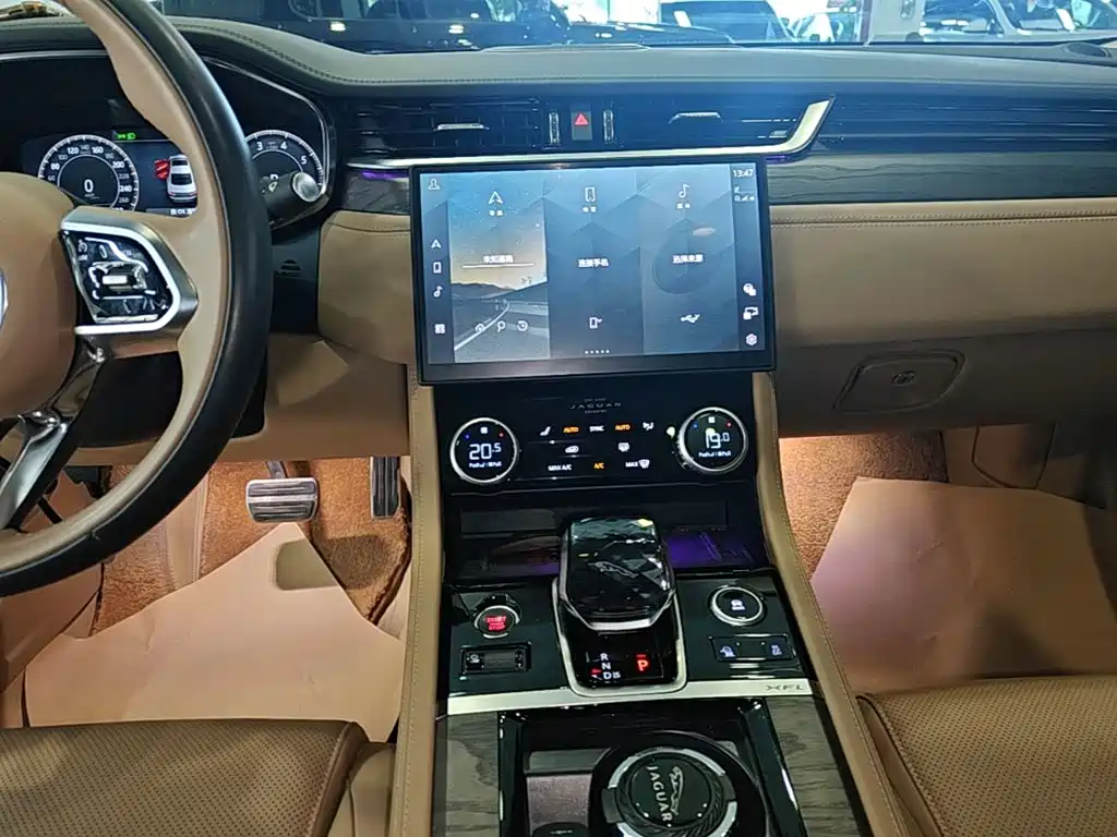 Jaguar XFL — миниатюра 13
