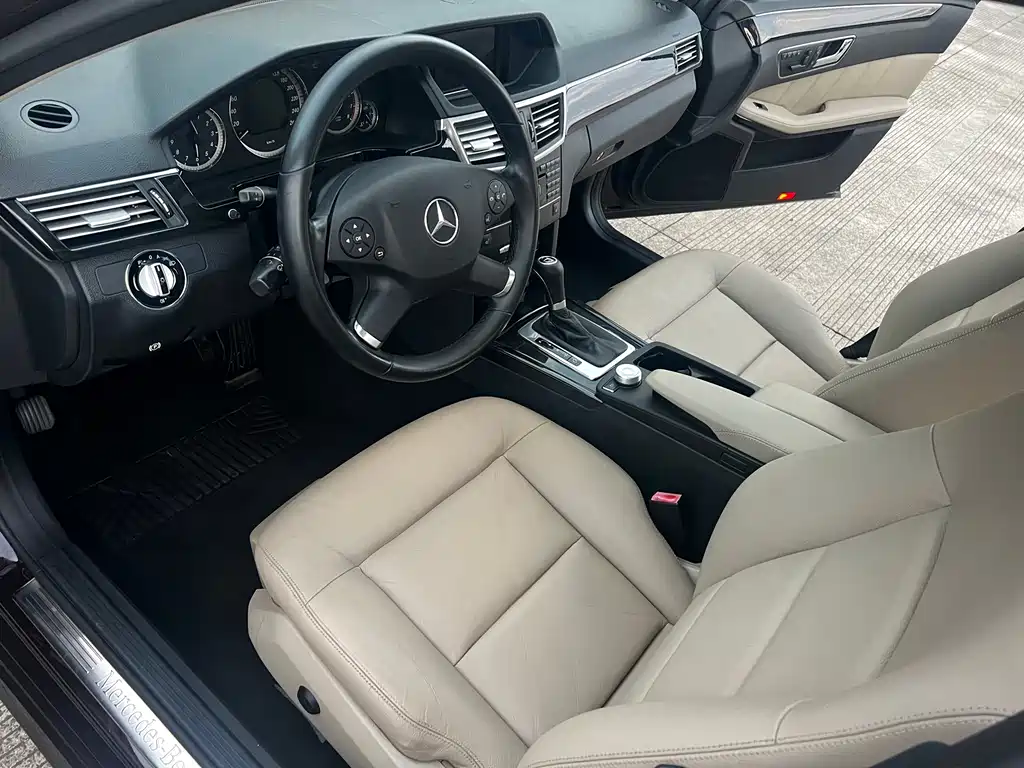 Mercedes-Benz E-Class (Import) — миниатюра 10