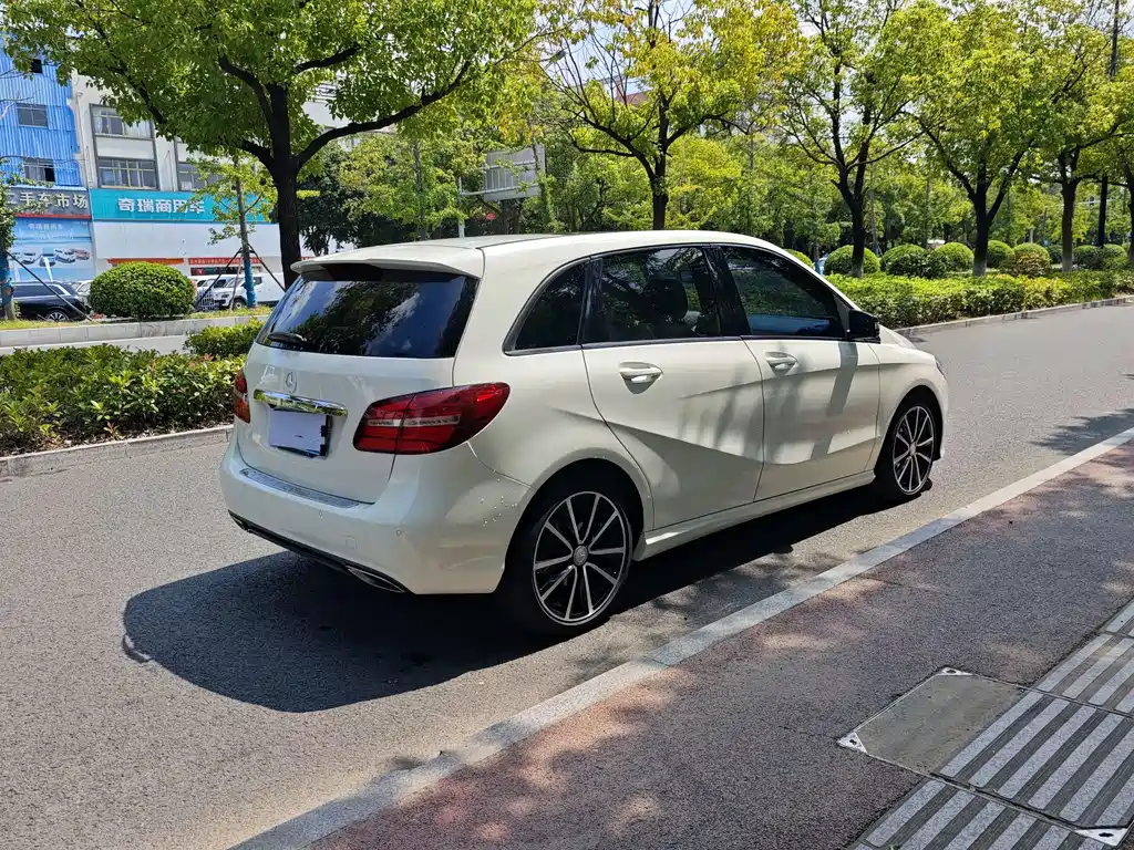 Mercedes-Benz B-Class — миниатюра 12