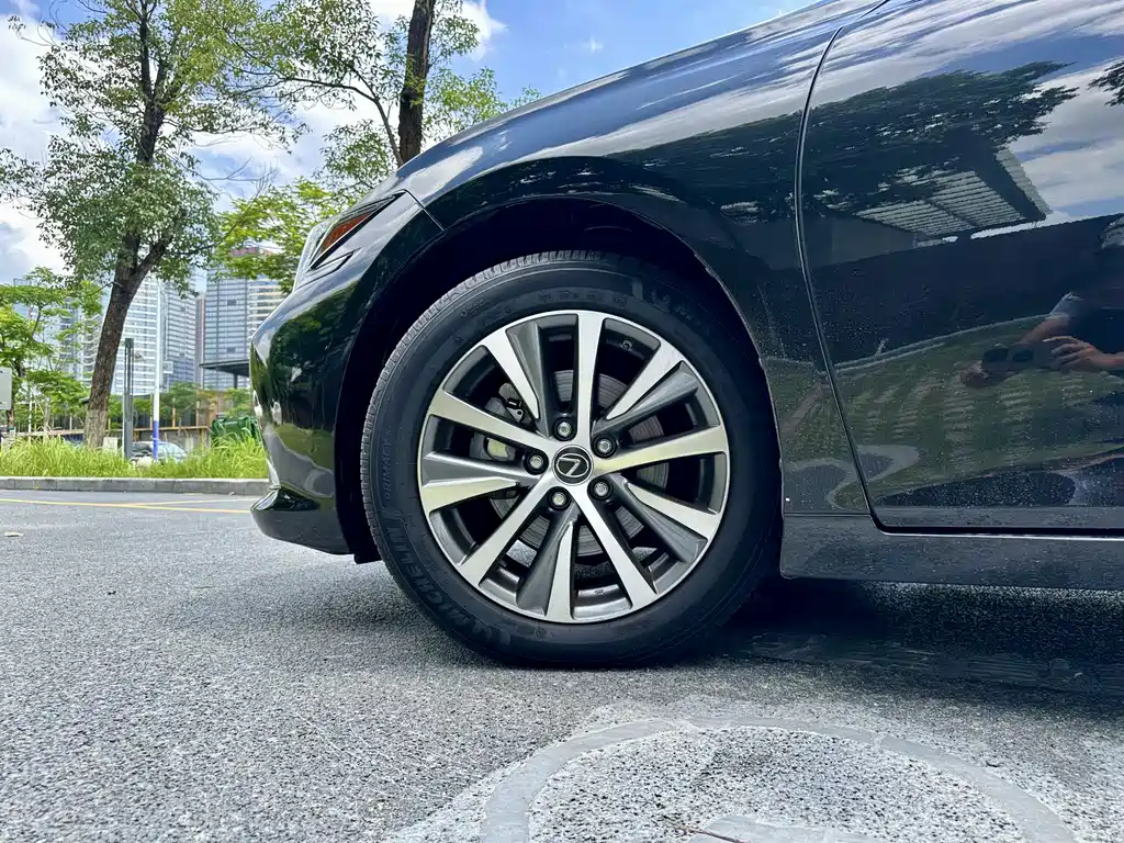 Lexus ES 2018 260 VI
