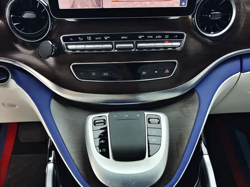 MERCEDES-BENZ V CLASS