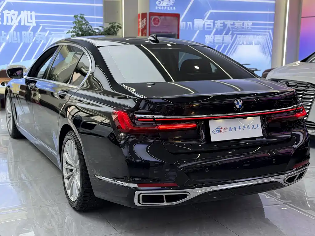 BMW 7 SERIES