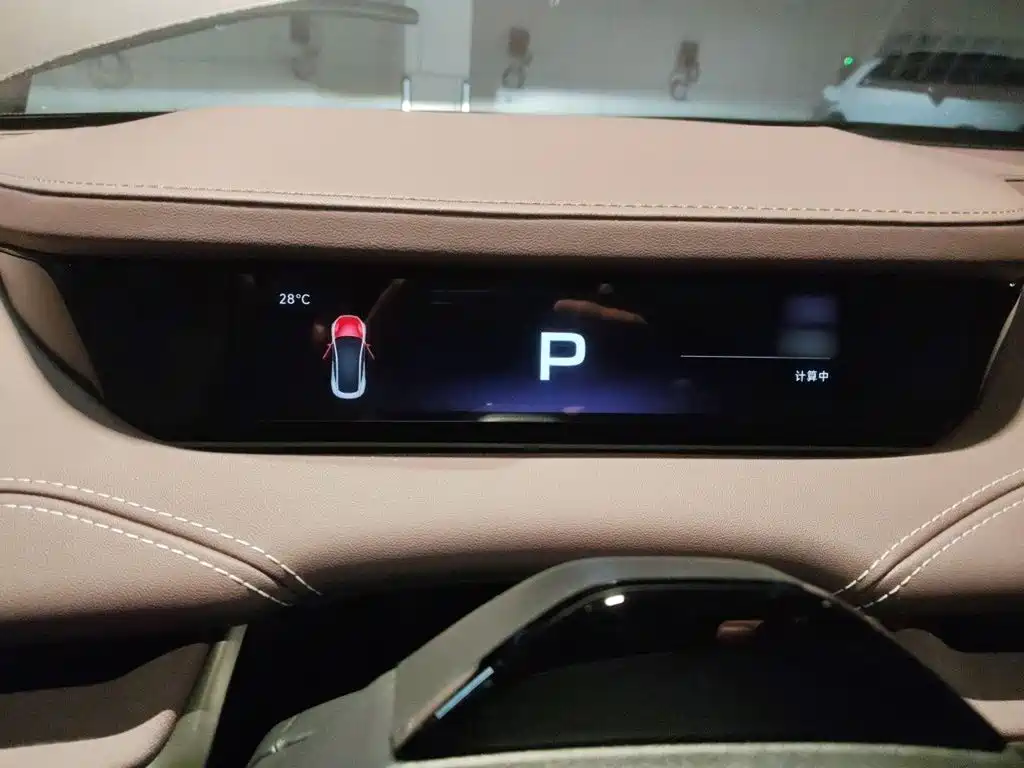 Xiaomi SU7 — миниатюра 4