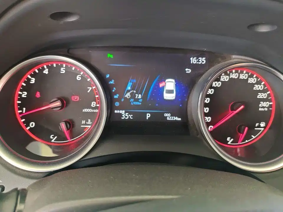 Toyota Camry 2019 2.0S V