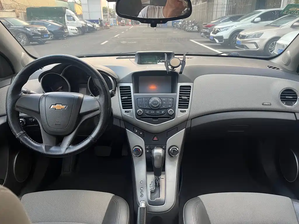 Chevrolet Cruze — миниатюра 13