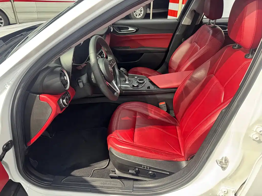 Alfa Romeo Giulia — миниатюра 11