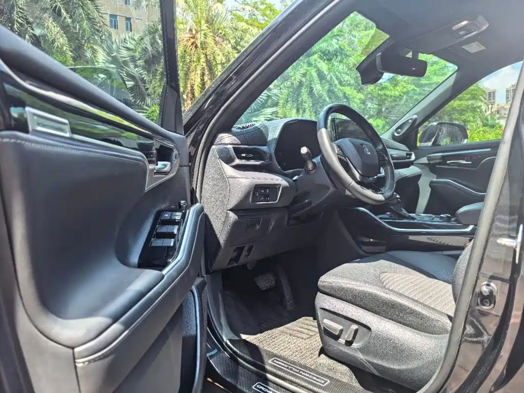 Toyota Crown Kluger — миниатюра 4