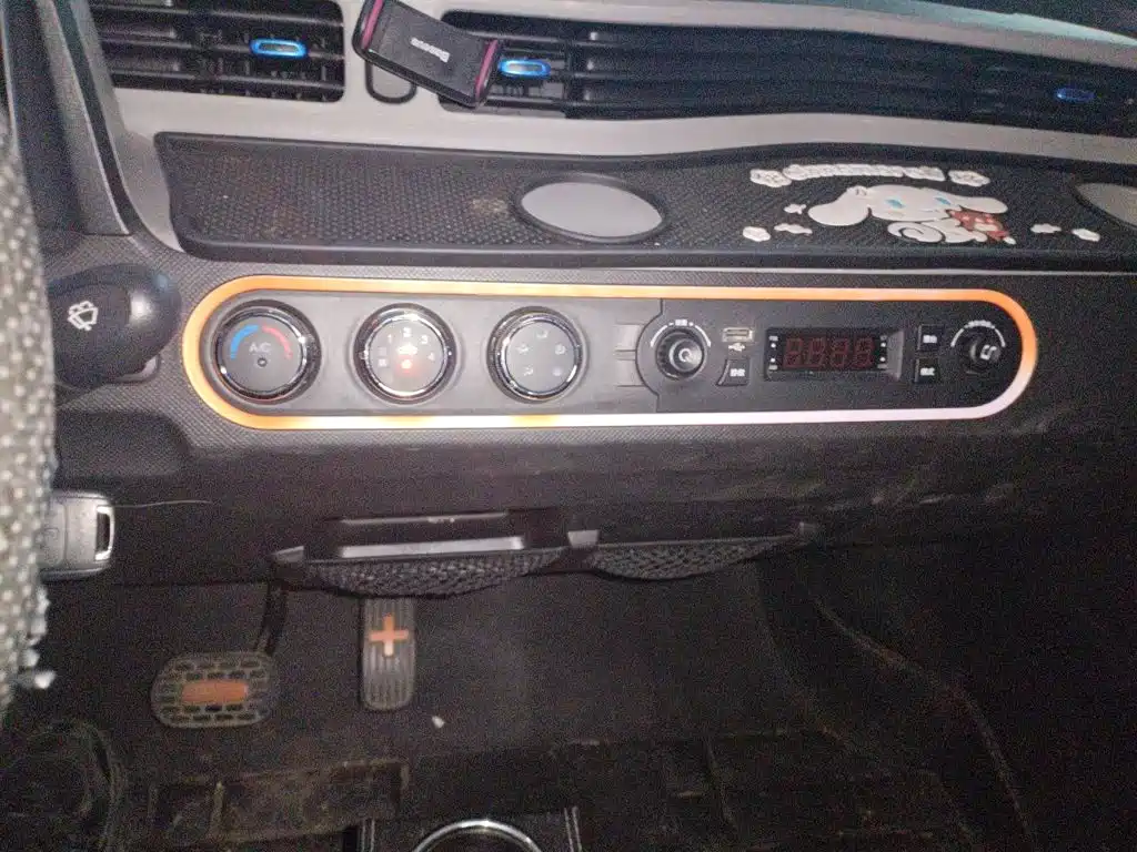 Wuling MINIEV — миниатюра 10