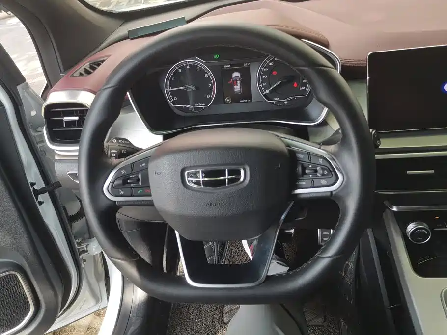 Geely Binyue — миниатюра 15