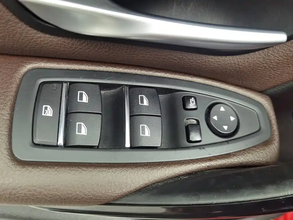 BMW 3 Series — миниатюра 9