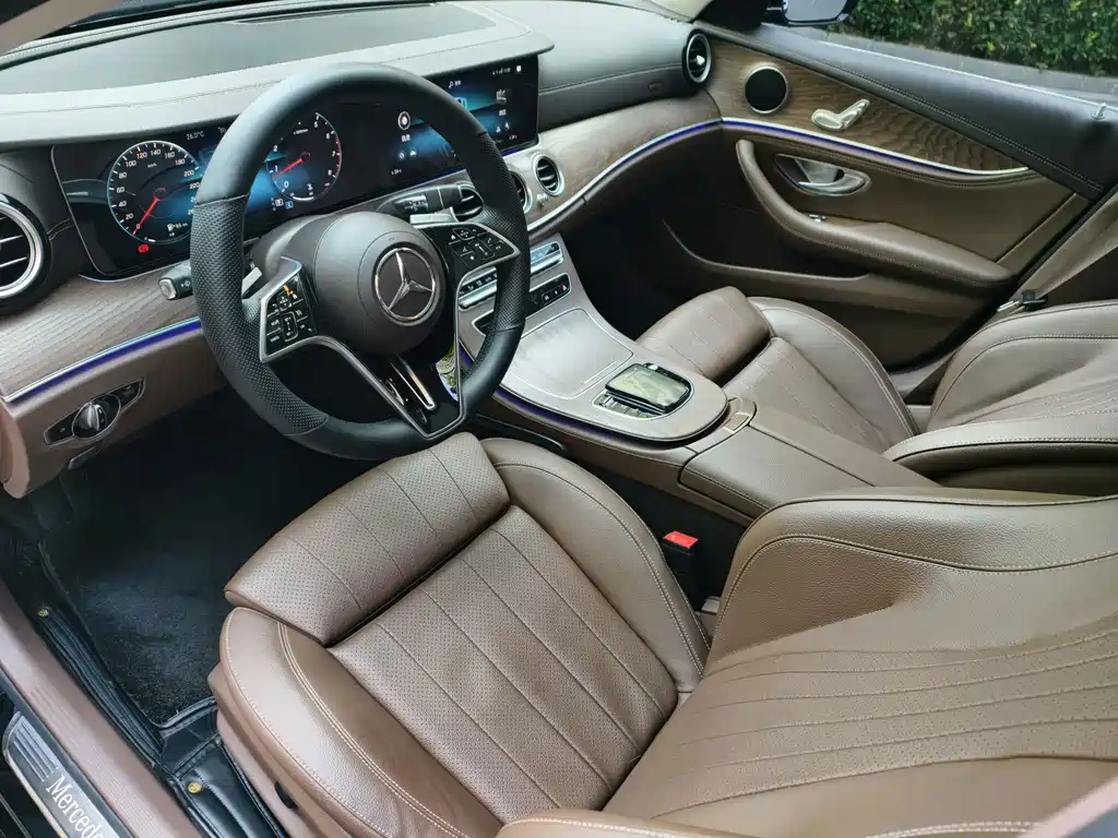 Mercedes-Benz E-Class — миниатюра 9