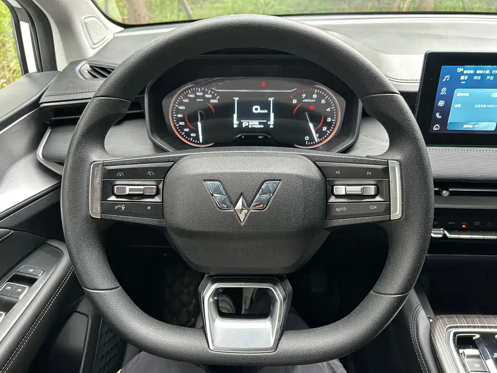 Wuling Jiachen — миниатюра 12