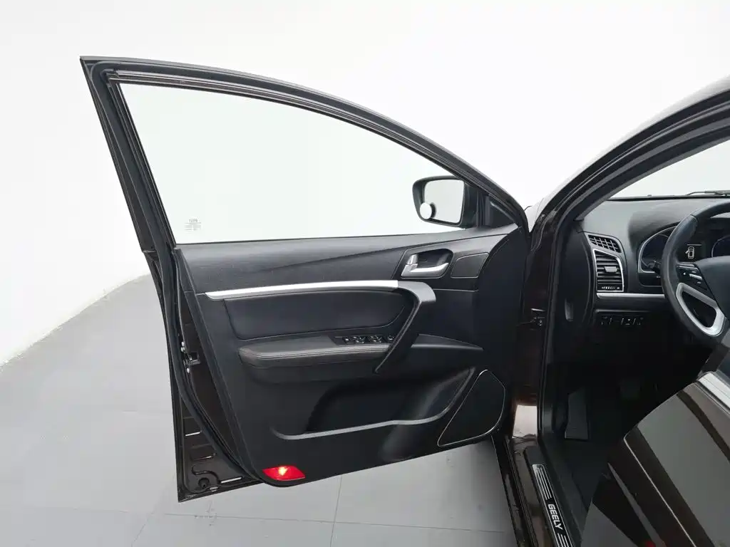 Geely Emgrand — миниатюра 8