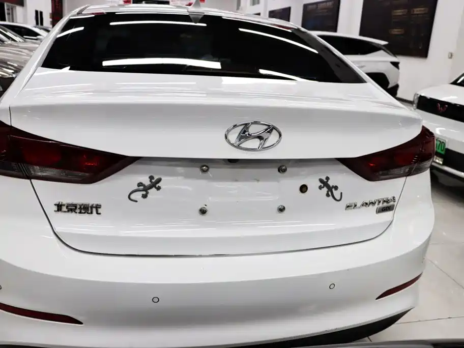 Hyundai Elantra — миниатюра 5