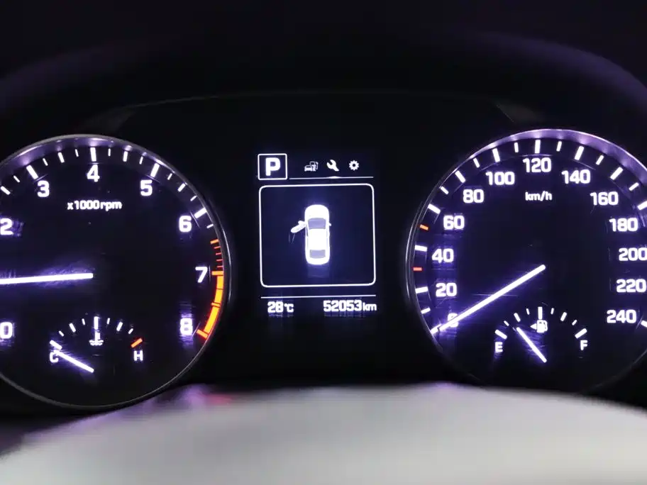 Hyundai Elantra — миниатюра 13