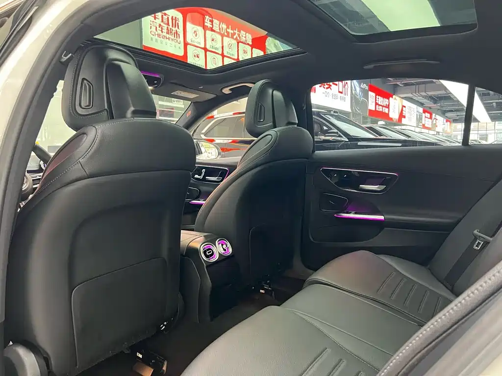 Mercedes-Benz C-Class — миниатюра 11