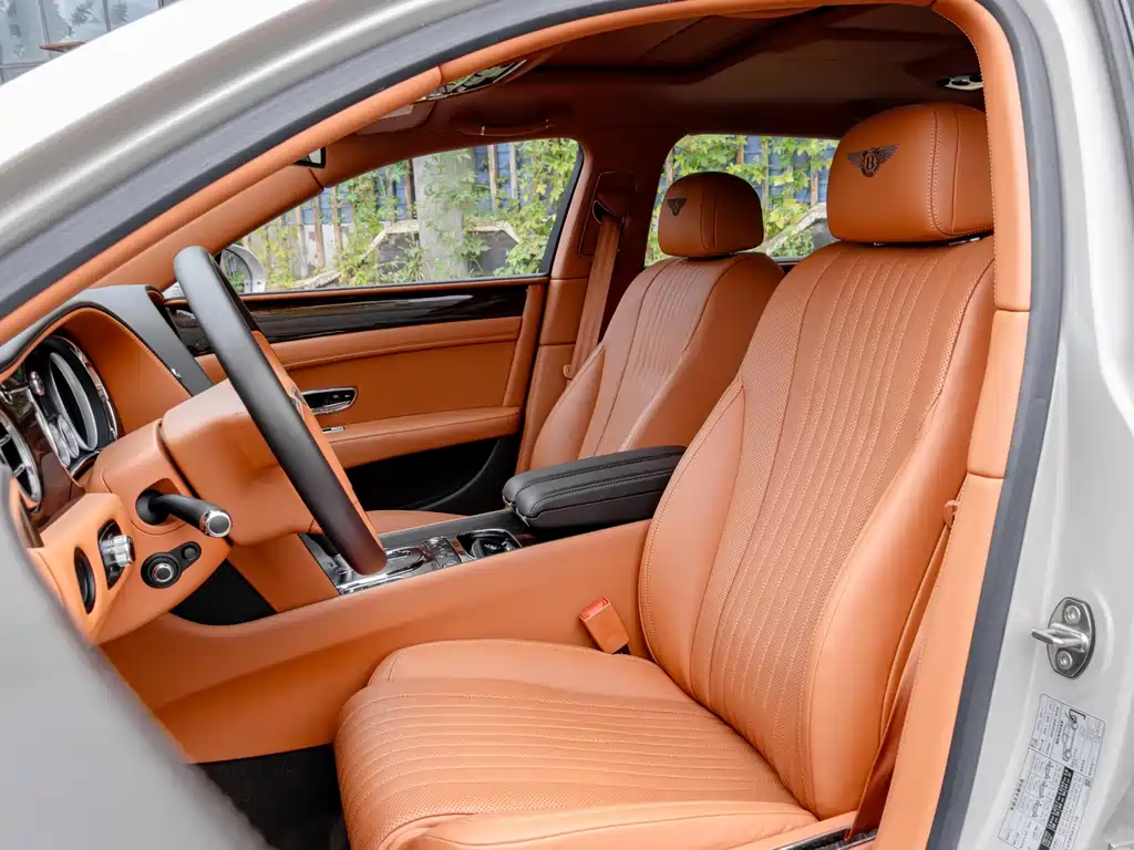 Bentley Flying Spur — миниатюра 17