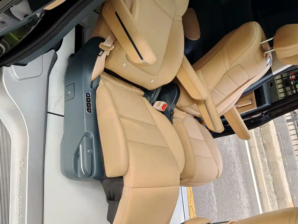 GAC Motor 传祺E8 PHEV — миниатюра 18