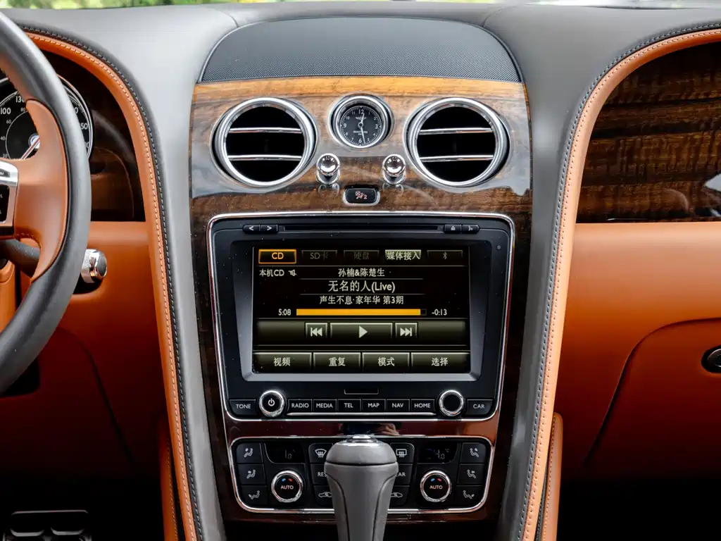 Bentley Flying Spur — миниатюра 19