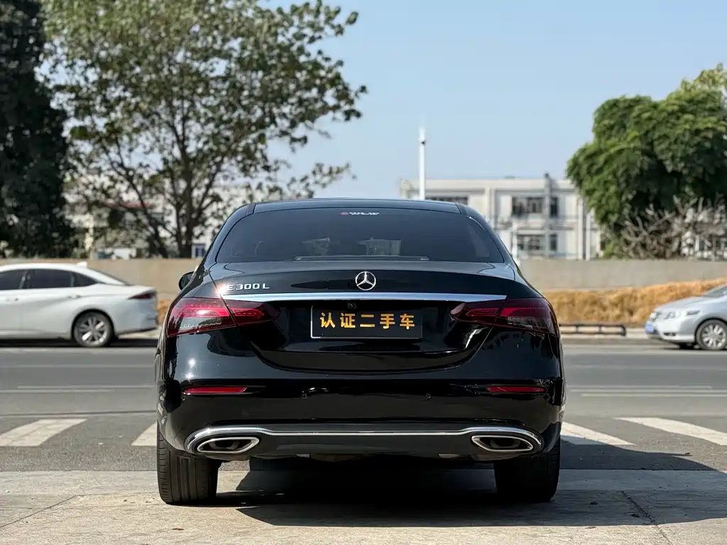 MERCEDES-BENZ E CLASS