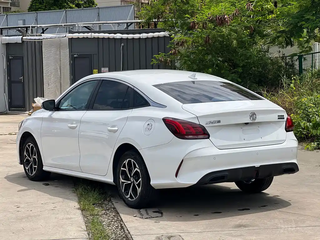 MG MG5 - фото 4