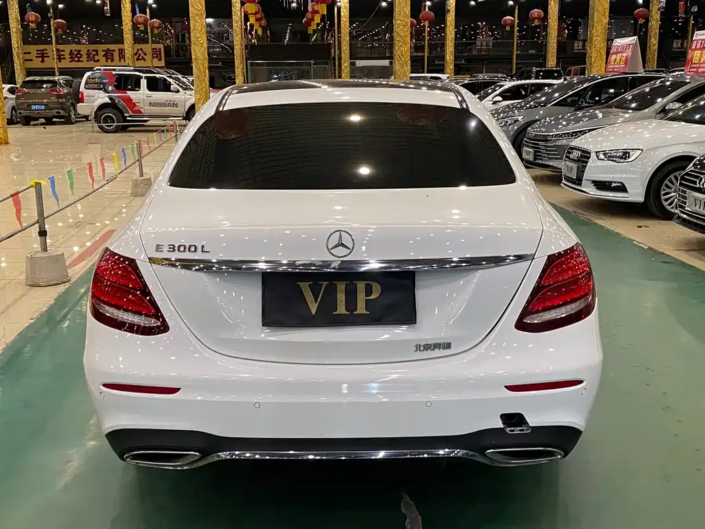 Mercedes-Benz E-Class — миниатюра 8