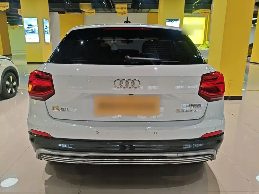 Audi Q2L e-tron — миниатюра 4
