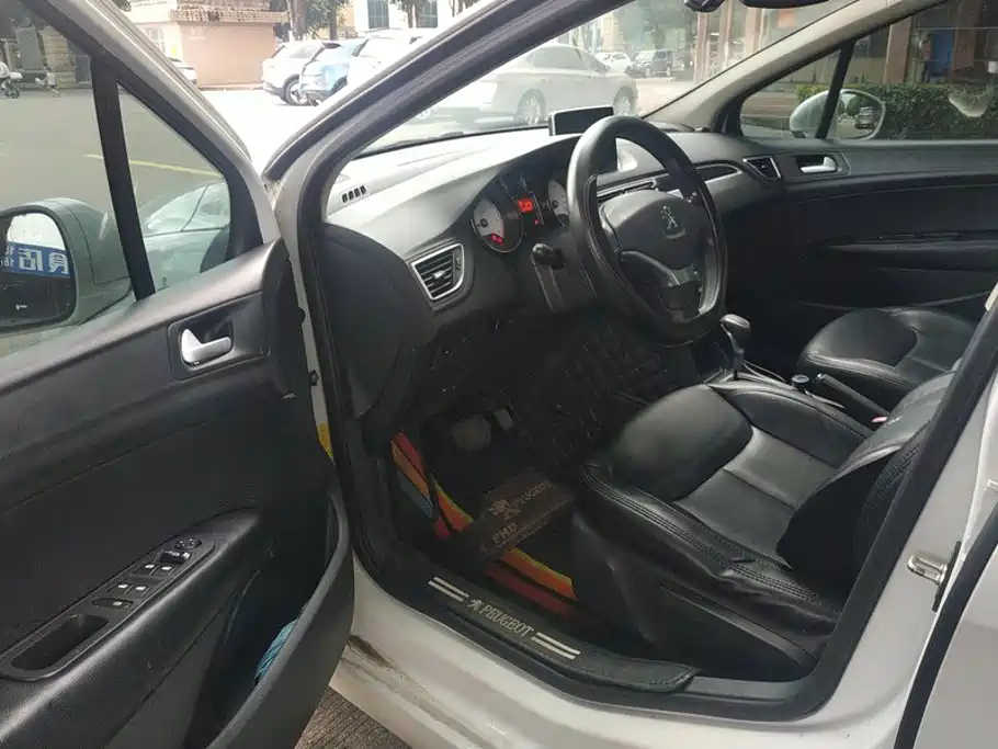 Peugeot 308 — миниатюра 9
