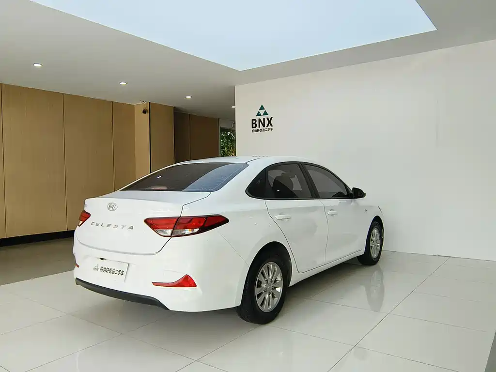 Hyundai Elantra — миниатюра 2